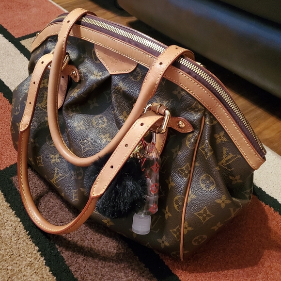 TRADED ⤠Sharing ⤠Louis Vuitton Tivoli GM - Picture 5 of 15